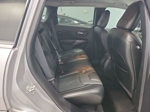 Used 2021 Jeep Cherokee Latitude Lux image 16