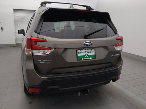 Used 2020 Subaru Forester Premium AWD/4WD image 6