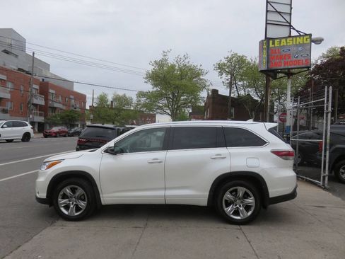 Used 2015 Toyota Highlander Limited w/ Driver Technology Package AWD/4WD image 7