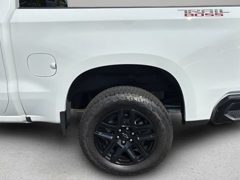 Used 2025 Chevrolet Silverado 1500 LT Trail Boss w/ Convenience Package II AWD/4WD image 35