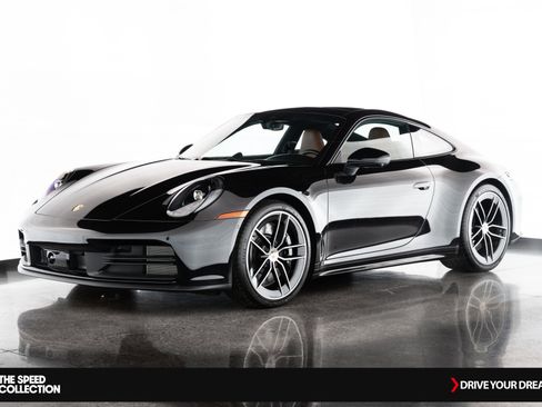 Used 2025 Porsche 911 Carrera S image 4