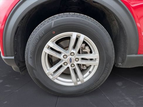 Used 2021 Ford Explorer XLT w/ Equipment Group 202A image 10