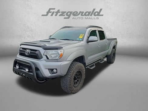 Used 2015 Toyota Tacoma 4x4 Double Cab w/ TRD Sport Package image 3