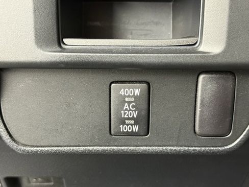 Used 2017 Toyota Tacoma TRD Sport image 23