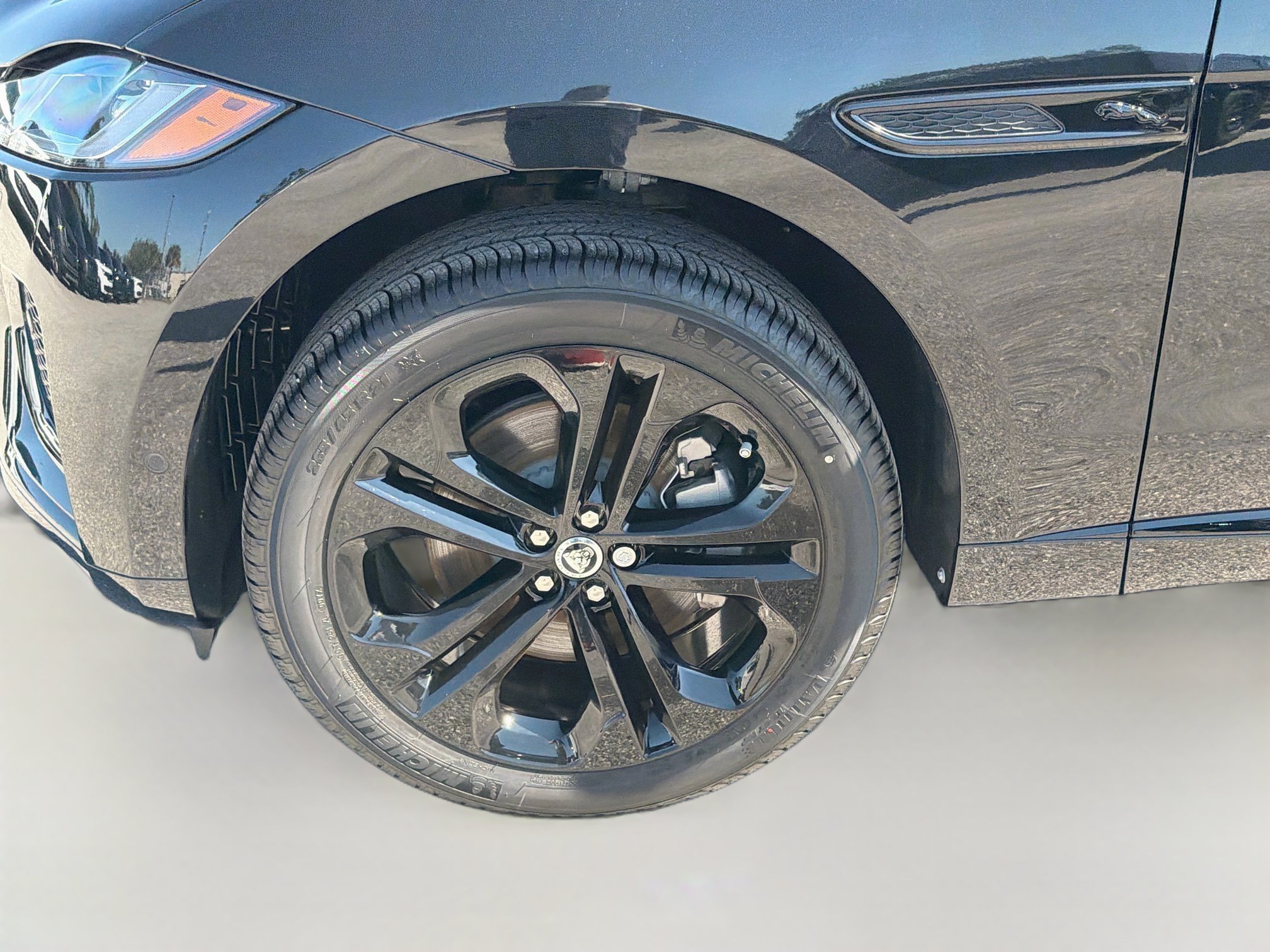New 2026 Jaguar F-PACE R-Dynamic S AWD/4WD image 40
