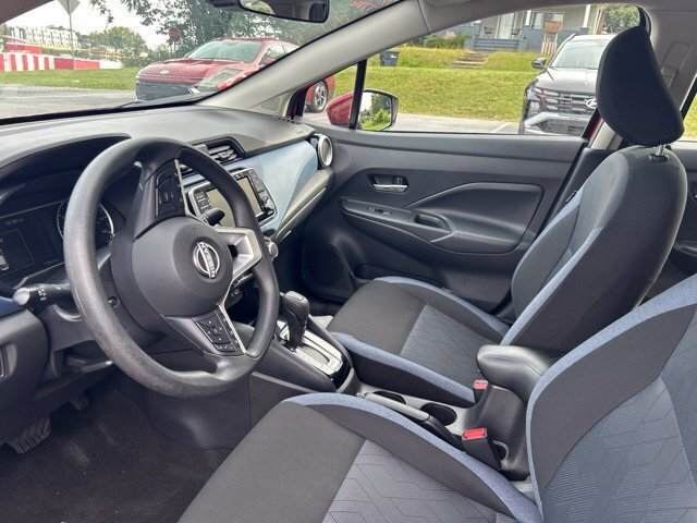 Used 2025 Nissan Versa SV w/ Trunk Package FWD image 9