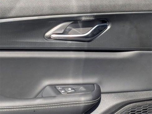 New 2025 Jeep Grand Cherokee Altitude image 28