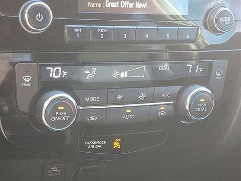 Used 2017 Nissan Rogue SV image 15