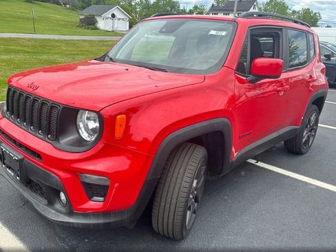 Used 2022 Jeep Renegade Latitude w/ Sun/Sound Group AWD/4WD image 5