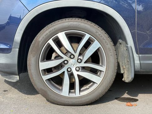 Used 2018 Honda Pilot Touring image 10