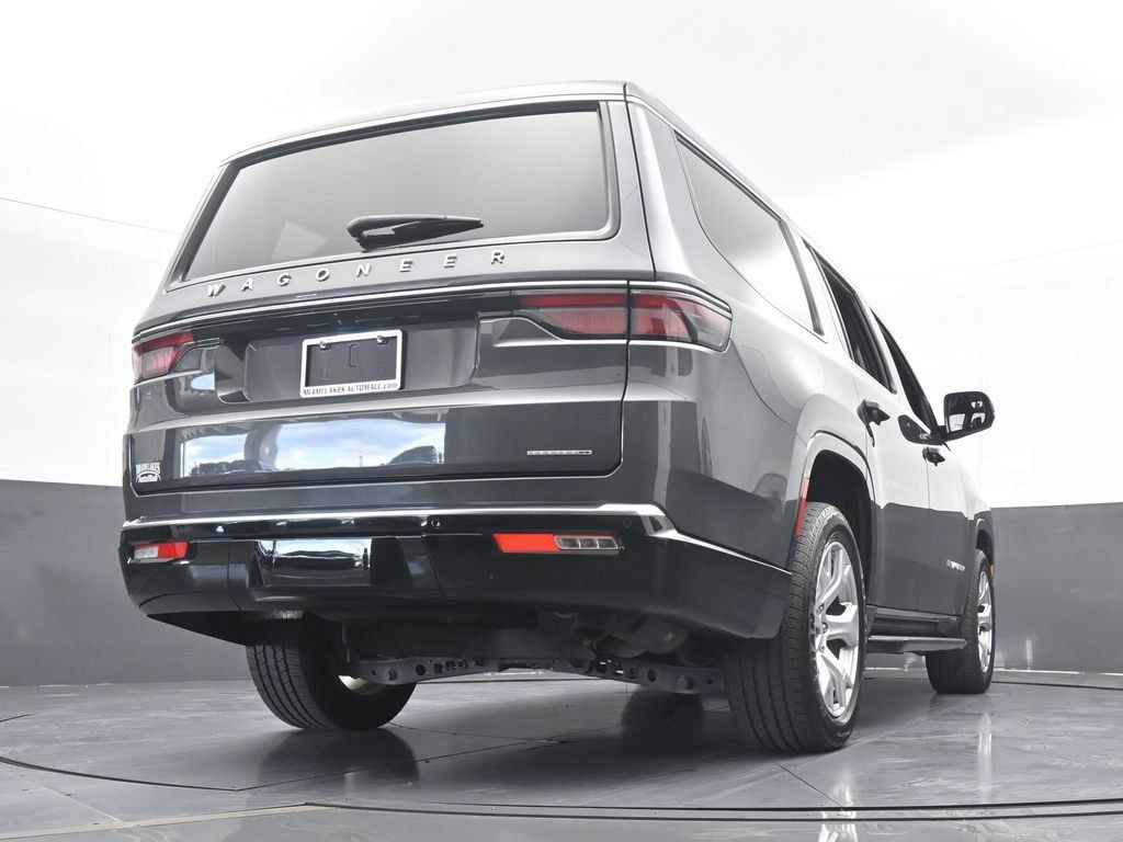 Used 2022 Jeep Wagoneer Series II RWD image 62