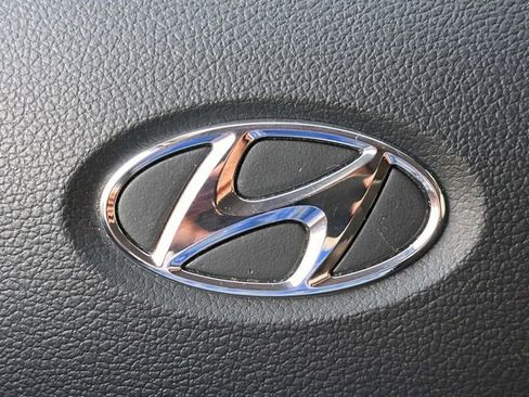 Used 2020 Hyundai Venue SEL FWD image 29