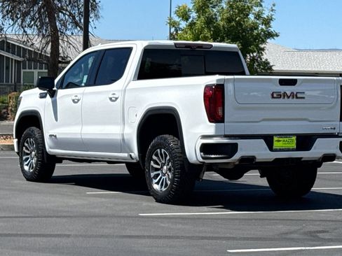Used 2021 GMC Sierra 1500 AT4 w/ Off-Road Performance Package AWD/4WD image 3