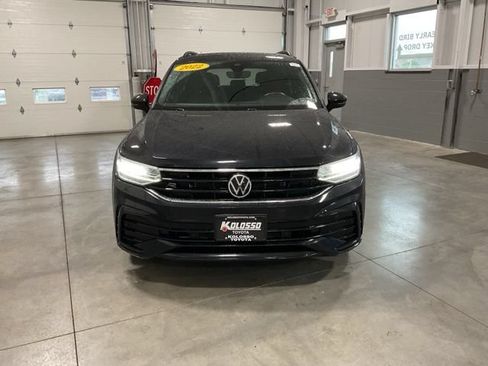 Used 2022 Volkswagen Tiguan SE R-Line AWD/4WD image 2