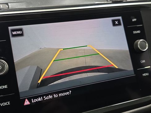 Used 2019 Volkswagen Tiguan SE w/ Panoramic Sunroof Package image 23