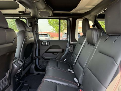 New 2026 Jeep Wrangler Unlimited Rubicon AWD/4WD image 17