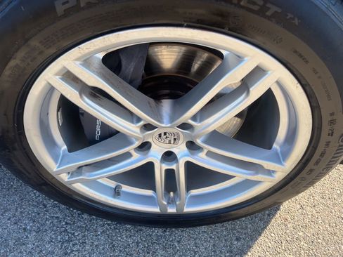 Used 2022 Porsche Macan image 39