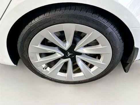 Used 2021 Tesla Model 3 Standard Range Plus image 11