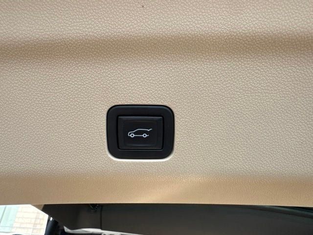 Used 2024 Cadillac Escalade ESV Premium Luxury w/ Performance Package AWD/4WD image 22