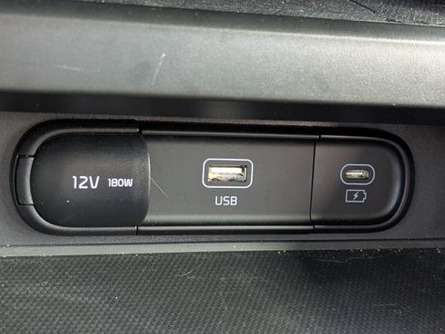 Used 2025 Kia Soul S FWD image 21