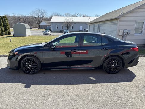 Certified 2025 Toyota Camry SE image 7