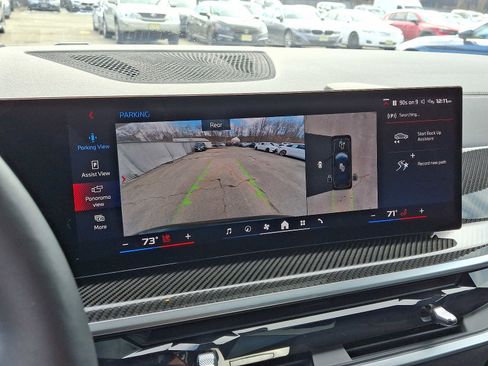 Used 2025 BMW X7 M60i image 19