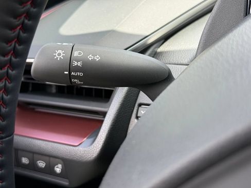 New 2026 Toyota Prius Plug-In Hybrid FWD image 17