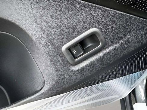 New 2026 Volkswagen Tiguan SE R-Line image 17