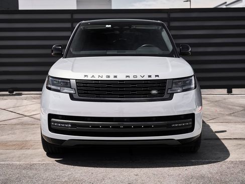 Used 2025 Land Rover Range Rover Long Wheelbase SE AWD/4WD image 12