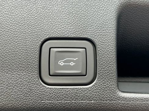Used 2026 Chevrolet Equinox EV RS FWD image 38