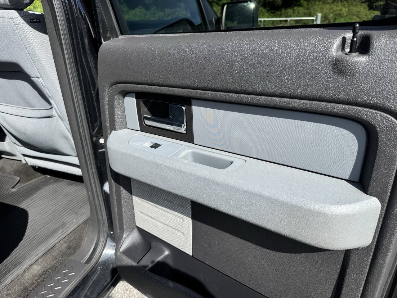 Used 2013 Ford F150 XLT w/ Luxury Equipment Group RWD image 14