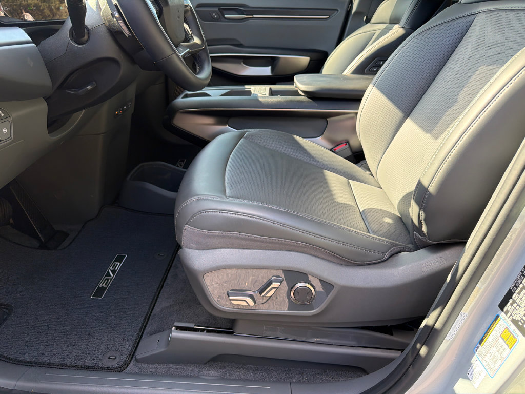 Used 2026 Kia EV9 Light RWD image 11