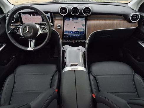 Certified 2025 Mercedes-Benz GLC 350e 4MATIC image 23