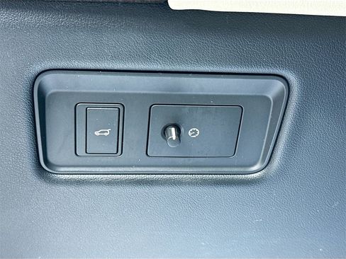 Used 2016 Land Rover Range Rover Sport HSE image 11