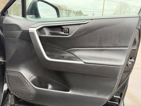 Used 2020 Toyota RAV4 LE AWD/4WD image 26