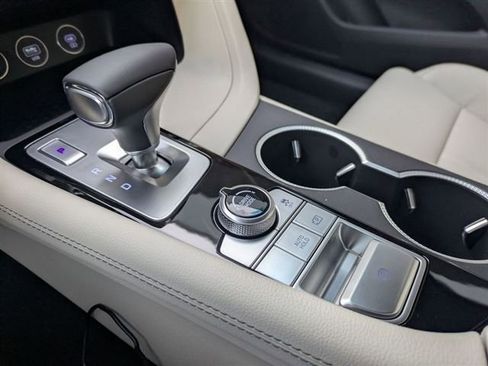 New 2026 Genesis G70 2.5T image 7