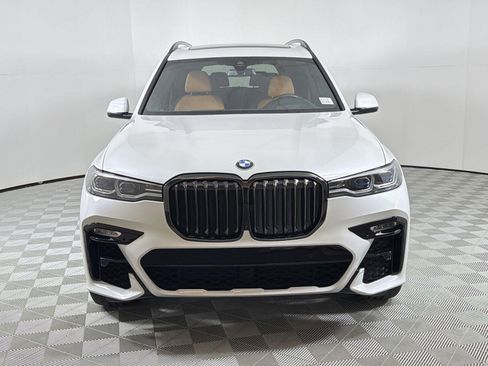 Used 2022 BMW X7 M50i w/ Executive Package image 8