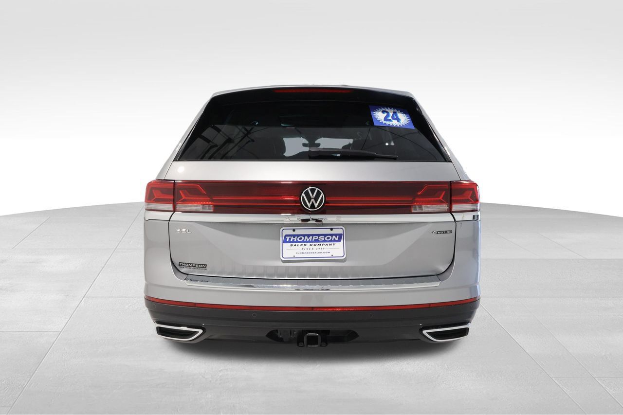 Used 2024 Volkswagen Atlas SEL AWD/4WD image 3