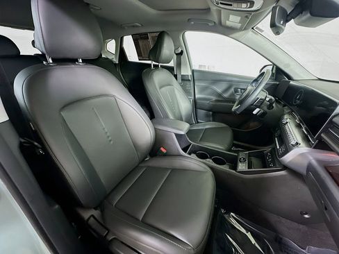 Used 2025 Hyundai Kona Limited image 12