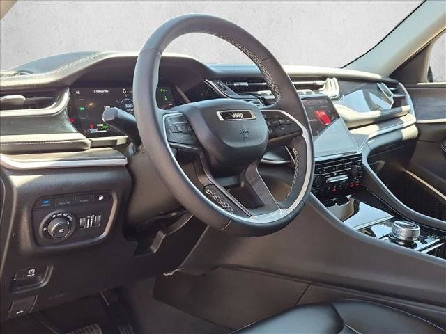 Used 2023 Jeep Grand Cherokee 4WD 4xe image 10