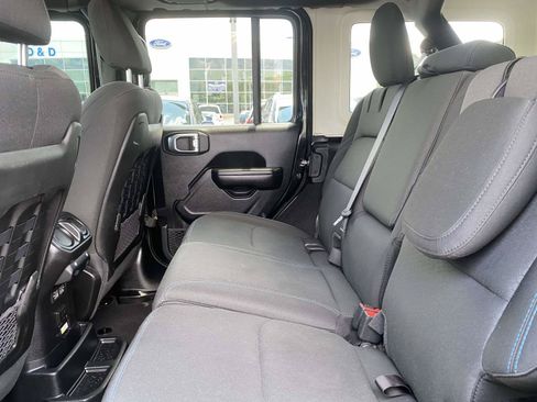 Used 2021 Jeep Wrangler Unlimited Rubicon 4xe AWD/4WD image 11