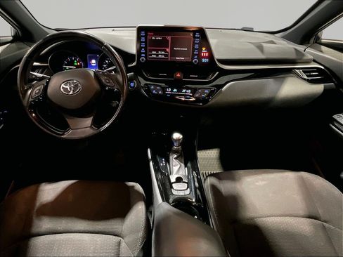 Used 2019 Toyota C-HR XLE FWD image 7
