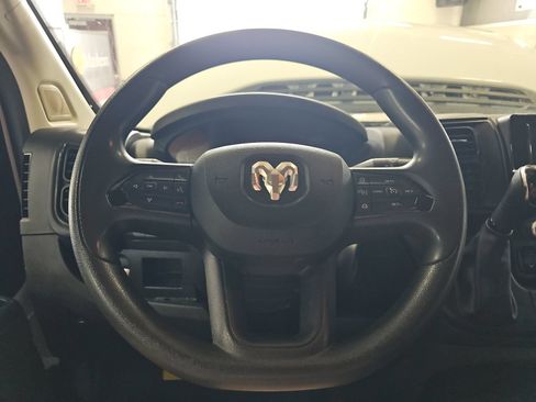 Used 2025 RAM ProMaster 2500 w/ Convenience Group FWD image 15