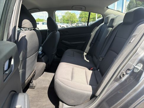 Used 2024 Nissan Altima 2.5 SV FWD image 31