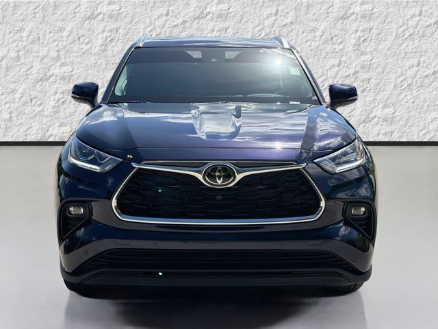 Used 2026 Toyota Highlander Limited AWD/4WD image 8