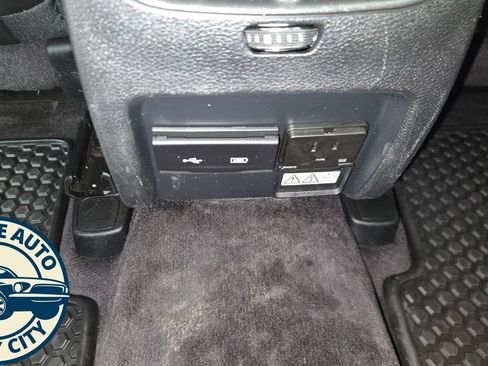 Used 2019 Jeep Cherokee Limited w/ Trailer Tow Group image 31