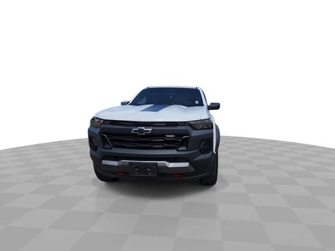 Used 2023 Chevrolet Colorado Trail Boss AWD/4WD image 3