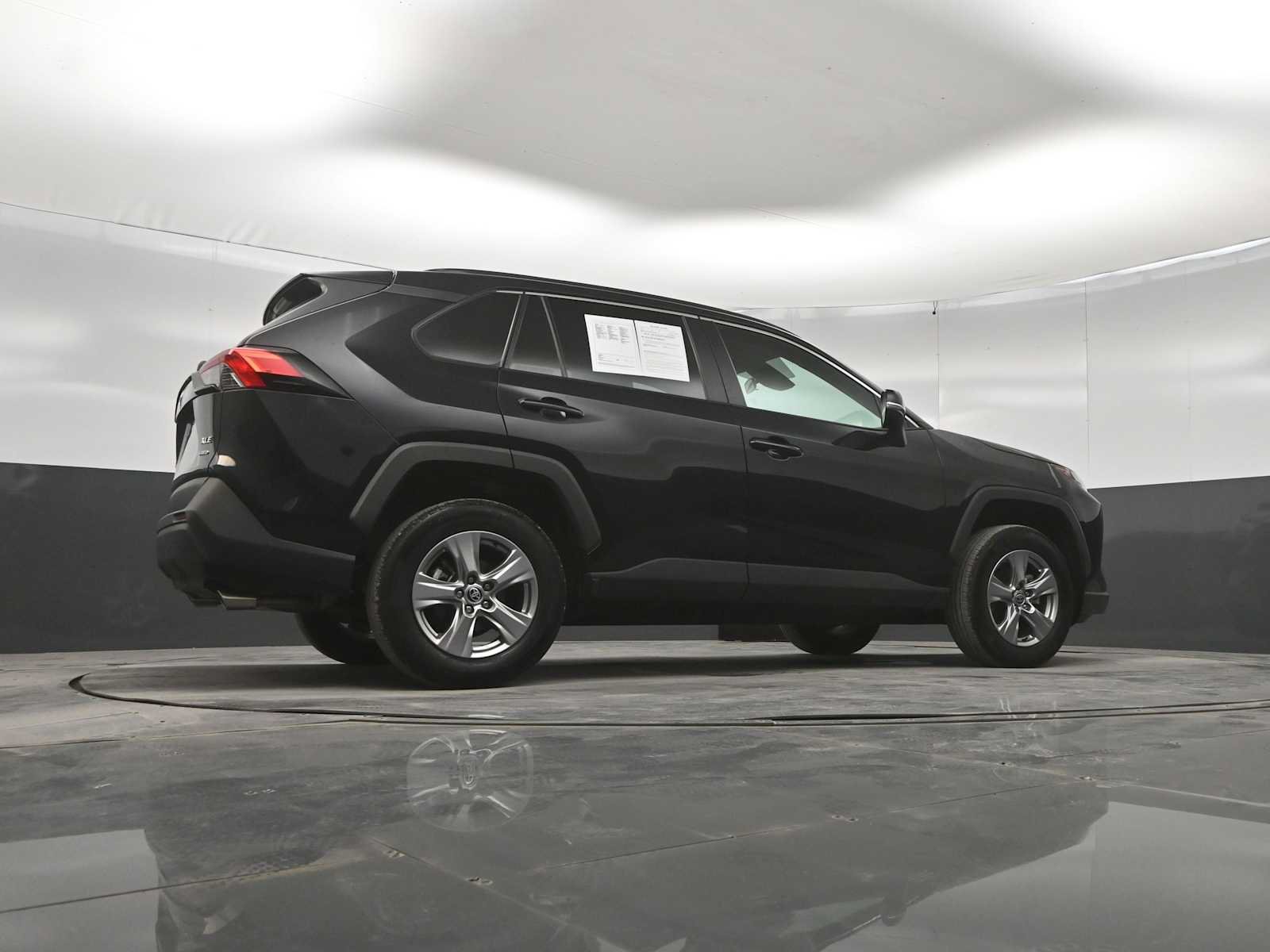Used 2025 Toyota RAV4 XLE AWD/4WD image 39