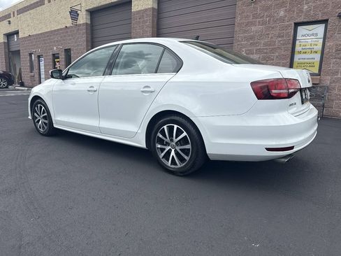 Used 2017 Volkswagen Jetta SE FWD image 18