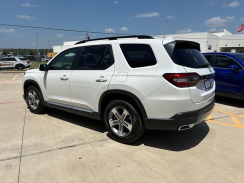 Certified 2026 Honda Pilot EX-L image 5